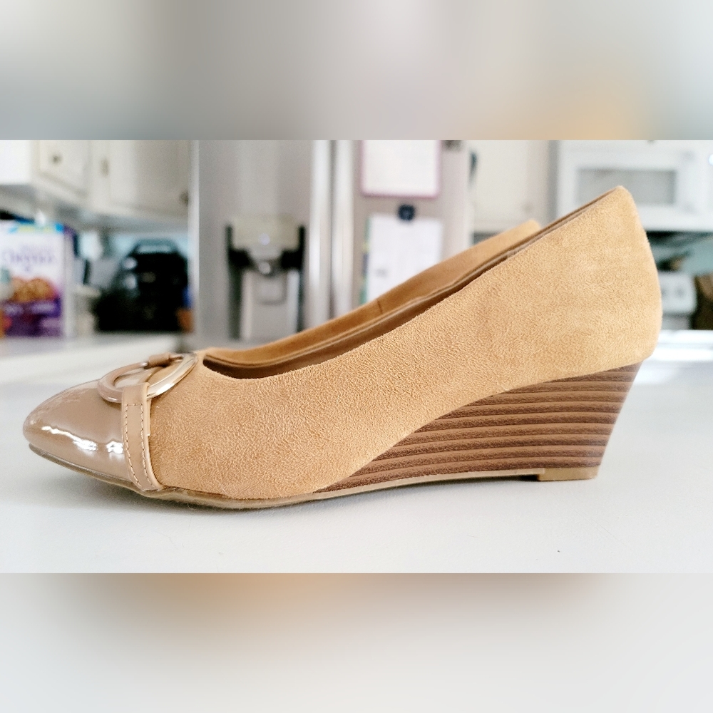 Suede and Faux Leather Pump